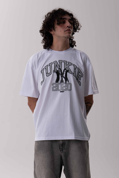 JUNKIE TEE